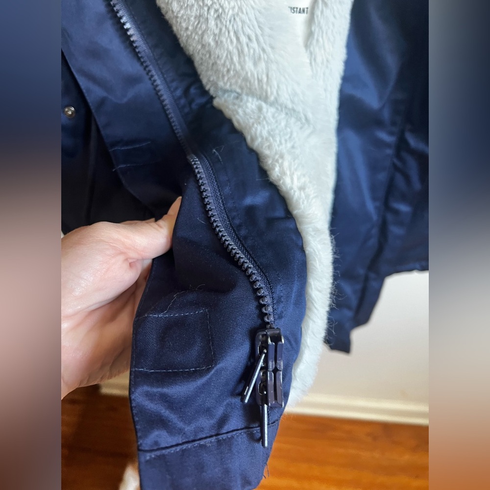 Torrid 5x Navy Hooded Sherpa Parka Coat with gray sherpa lining - Picture 12 of 16